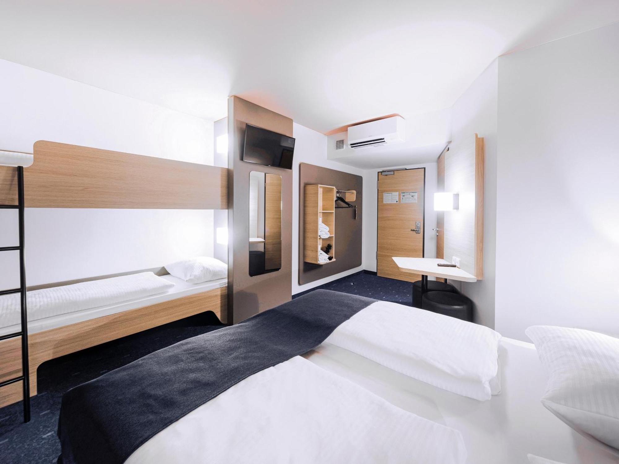 B&B Hotel Dessau Bagian luar foto