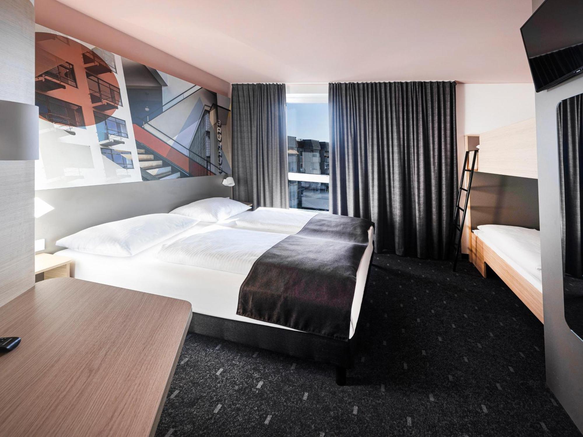 B&B Hotel Dessau Bagian luar foto