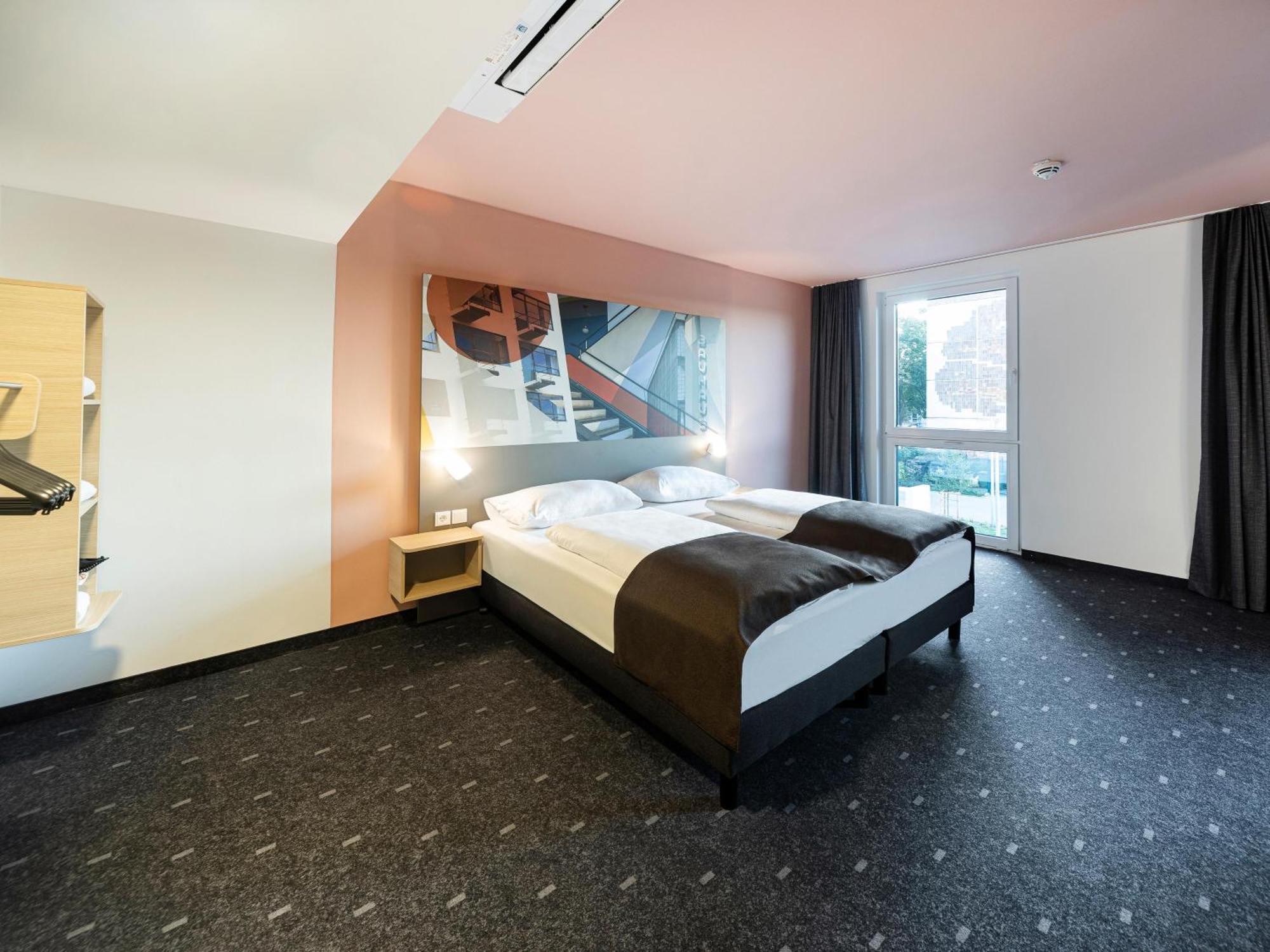 B&B Hotel Dessau Bagian luar foto