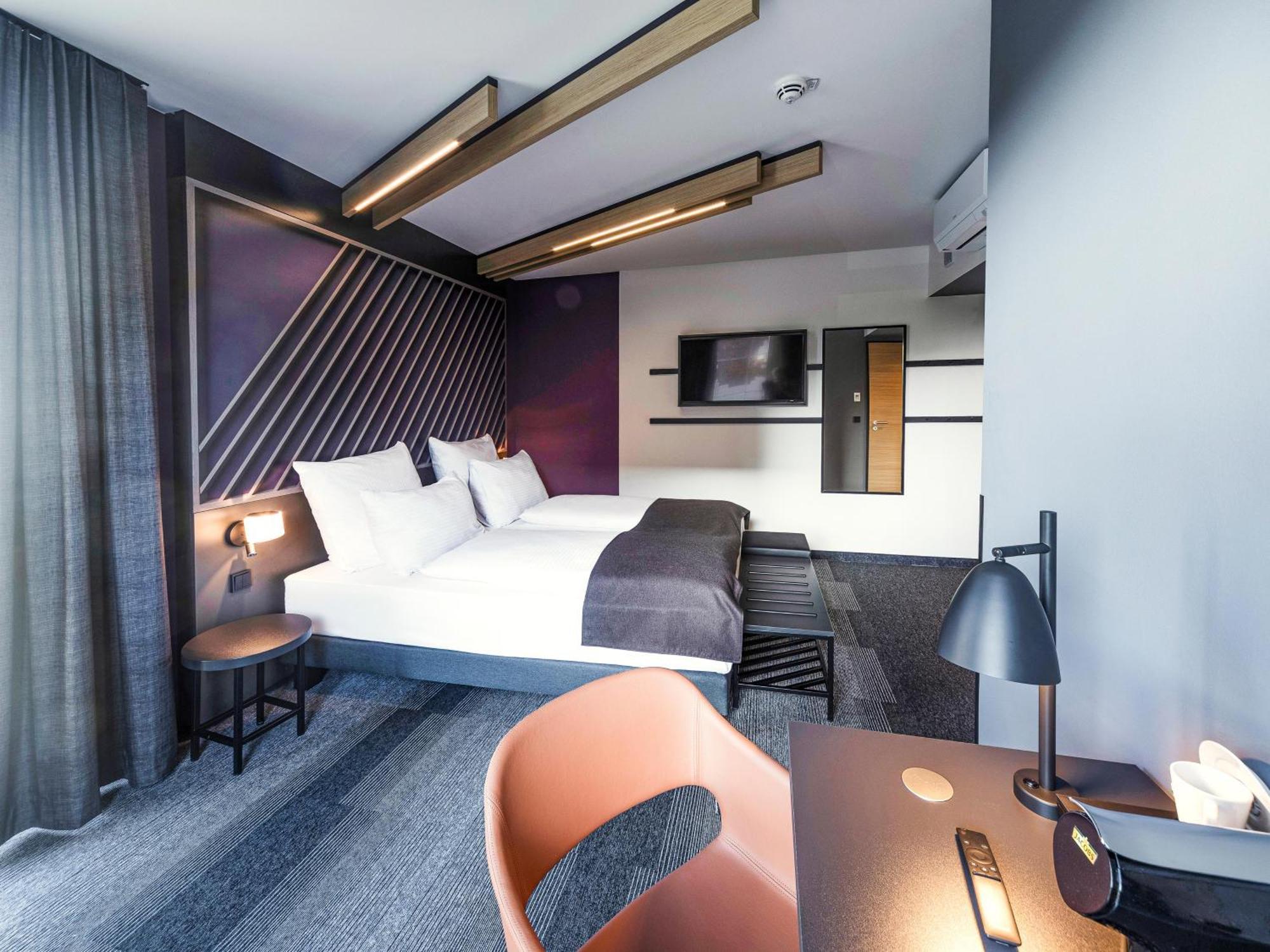 B&B Hotel Dessau Bagian luar foto